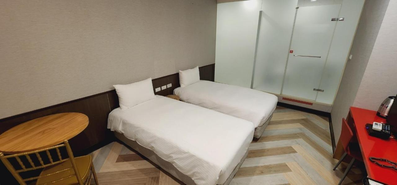 Ximen Garden Inn Taipei Bagian luar foto
